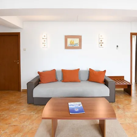 Complex Modern Hotel Mamaia