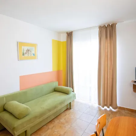 Complex Modern Hotel Mamaia