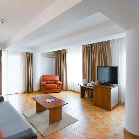 Complex Modern Mamaia